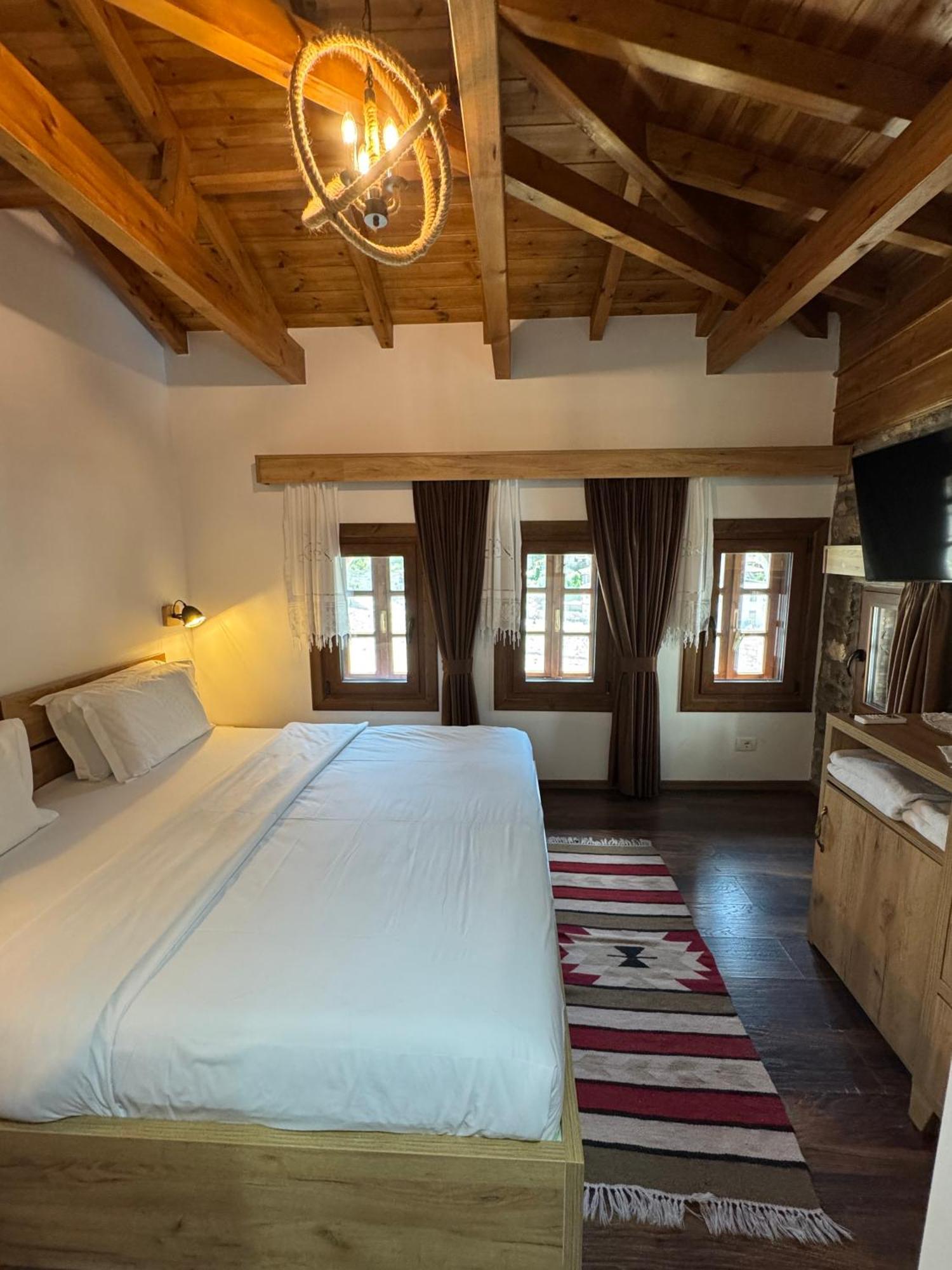 Hotel Ansel Berat Ngoại thất bức ảnh
